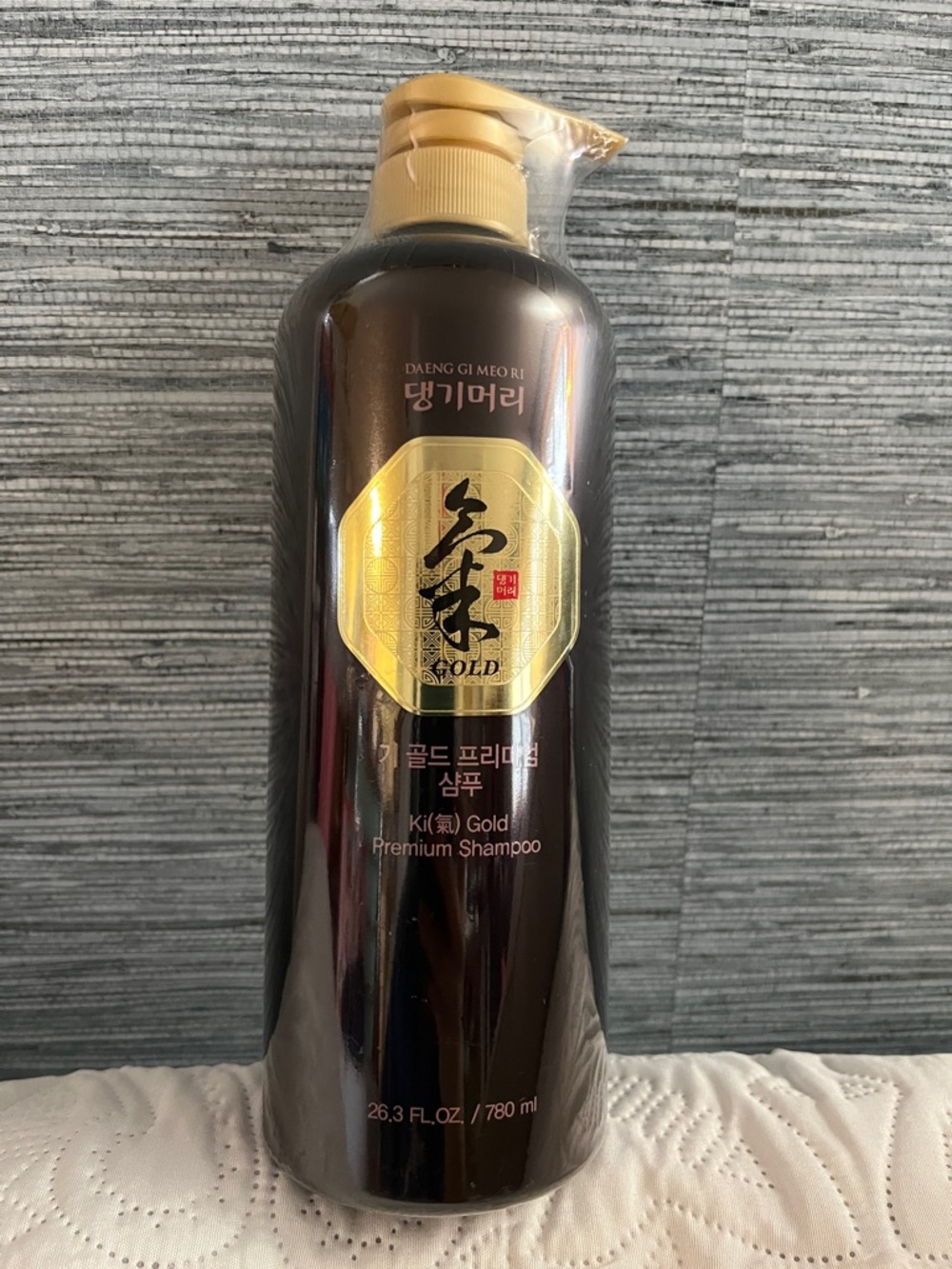 Daeng Gi Meo Ri Ki Gold Premium Shampoo - NWT